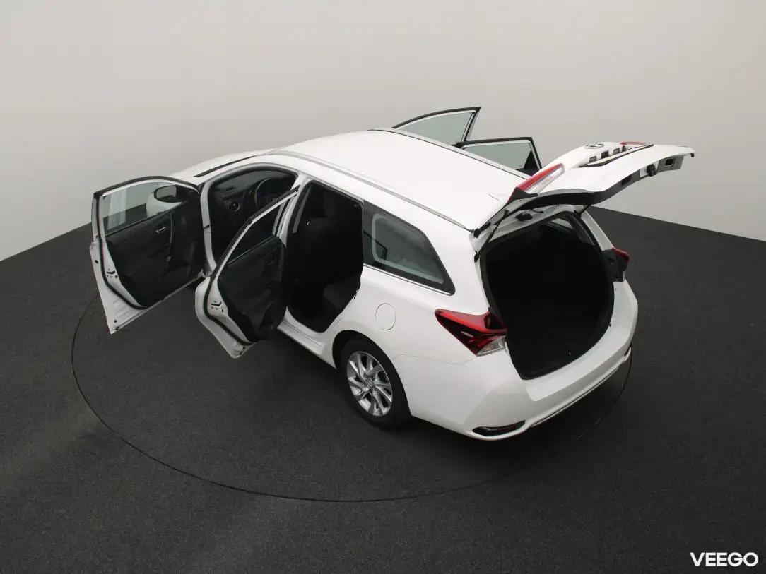 Toyota Auris 1.8 73kW