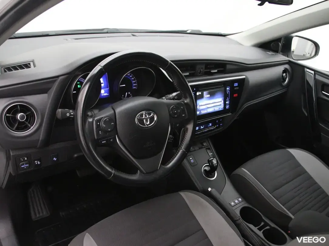 Toyota Auris 1.8 73kW