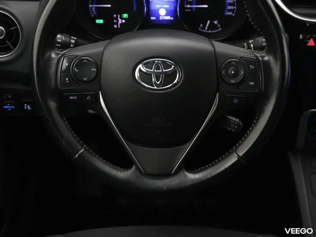 Toyota Auris 1.8 73kW