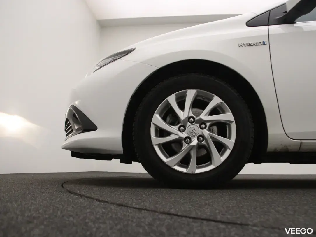 Toyota Auris 1.8 73kW