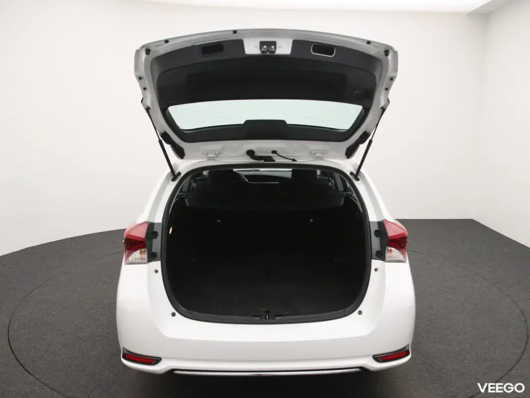 Toyota Auris 1.8 73kW