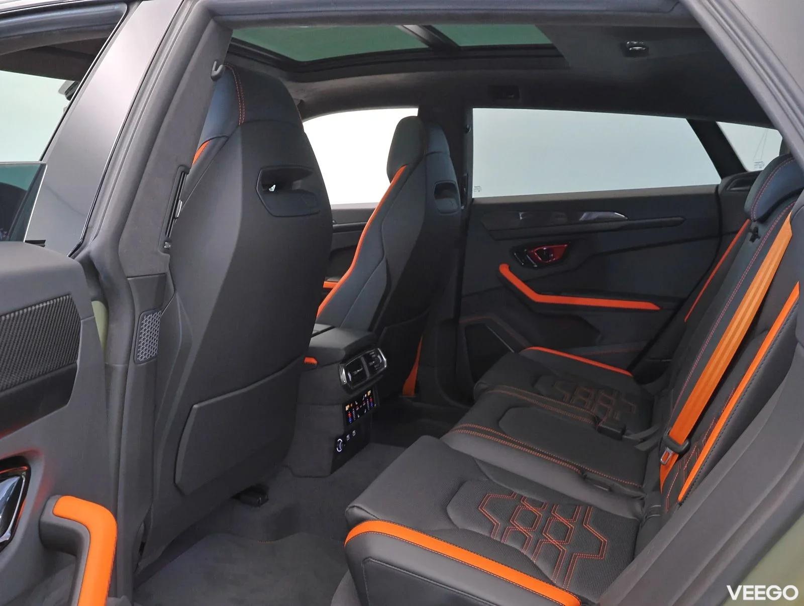 Lamborghini Urus - 4 588kW