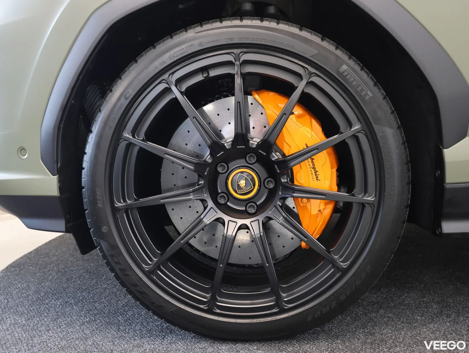 Lamborghini Urus - 4 588kW