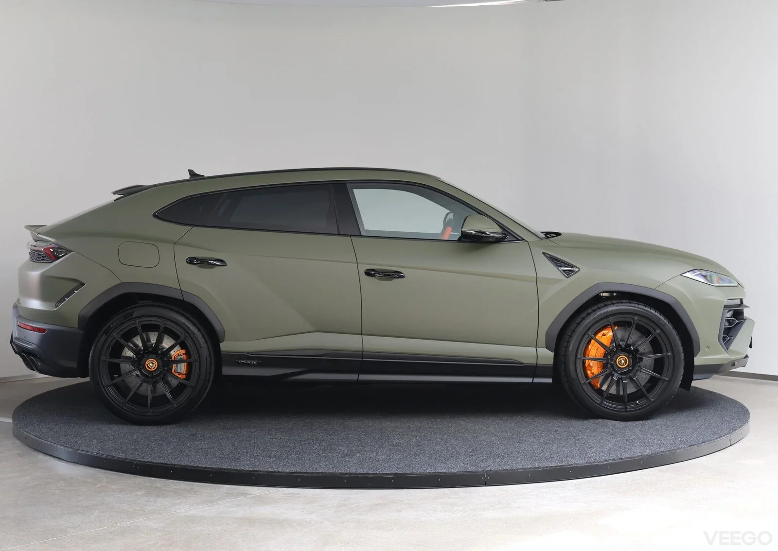 Lamborghini Urus - 4 588kW