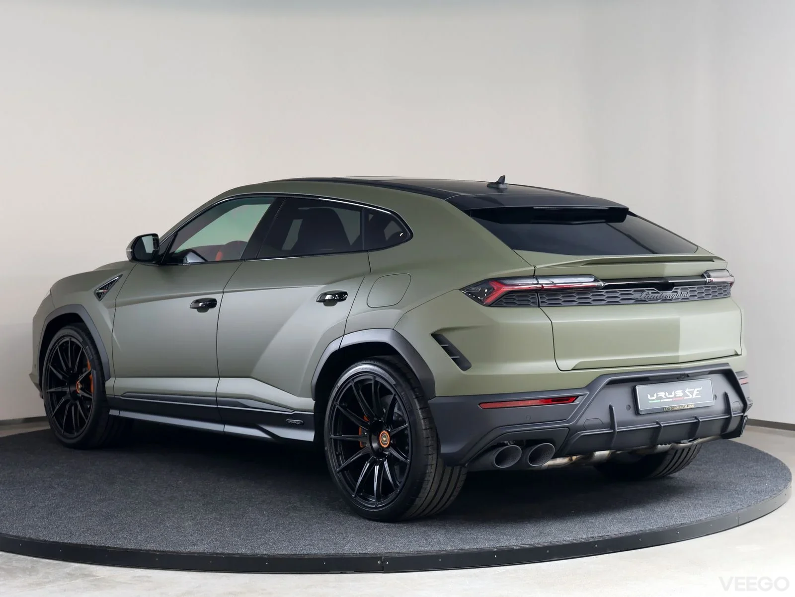 Lamborghini Urus - 4 588kW