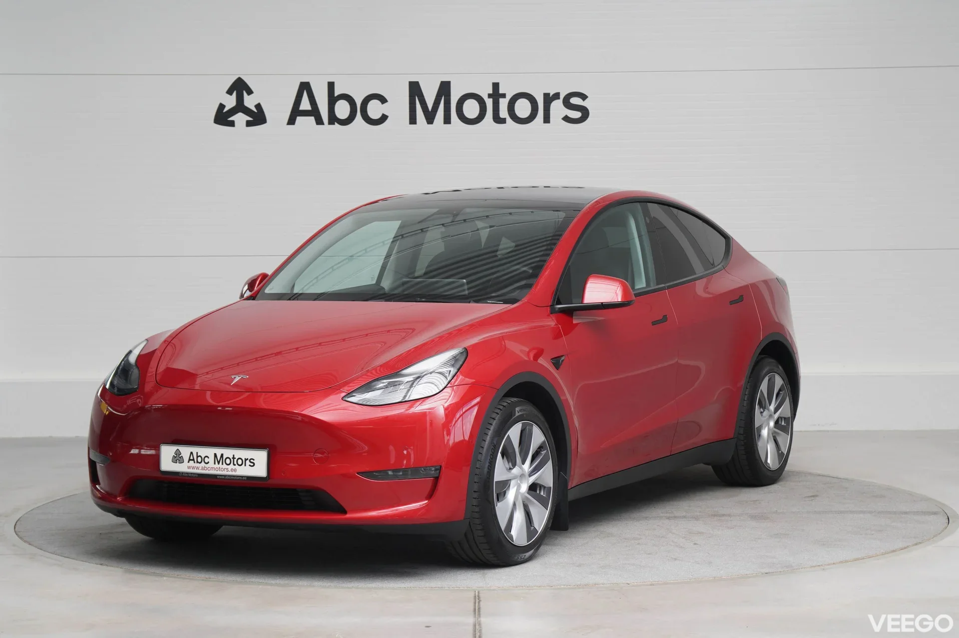 Tesla Model Y Long Range Dual Motor AWD
