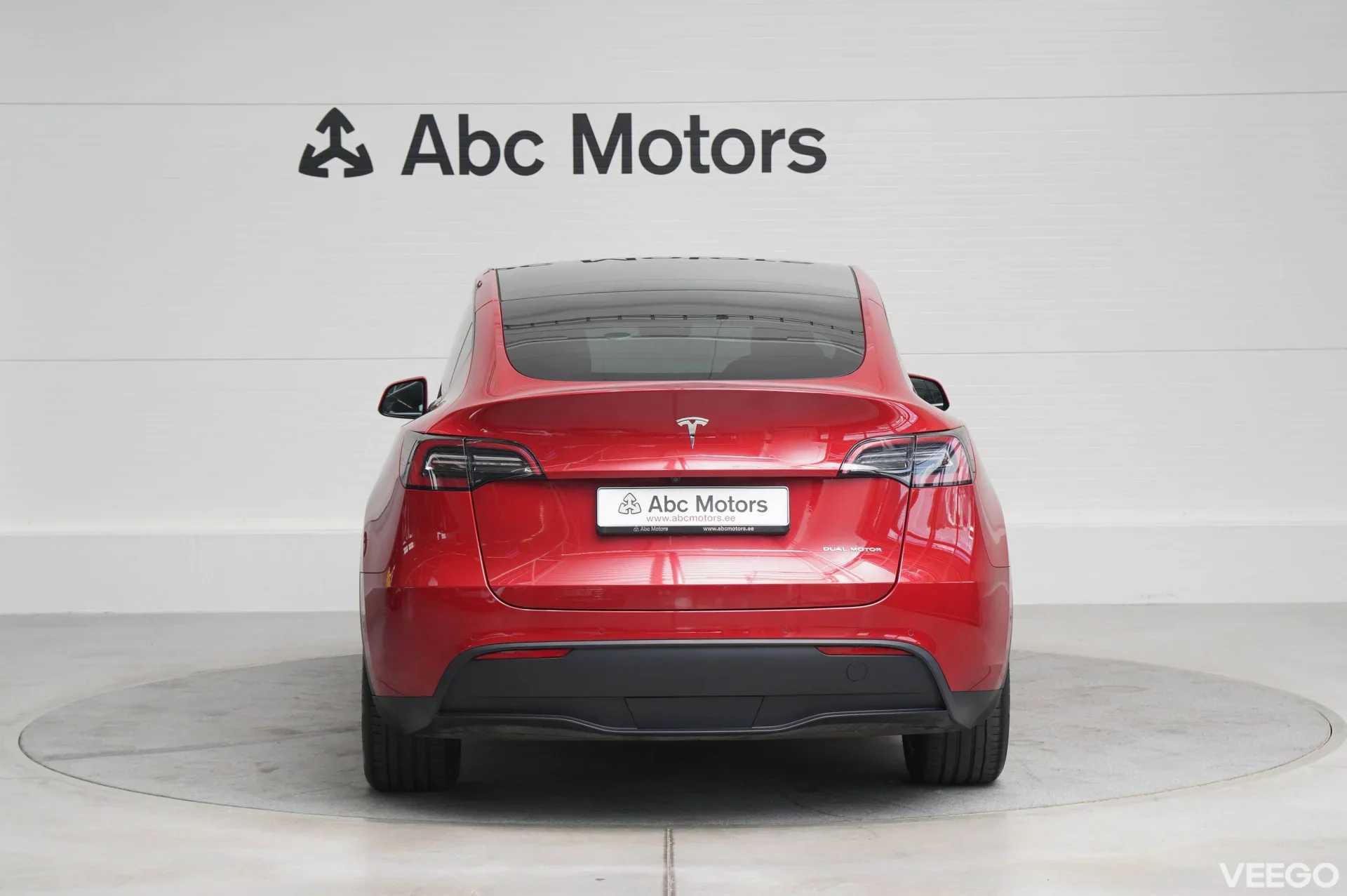 Tesla Model Y Long Range Dual Motor AWD