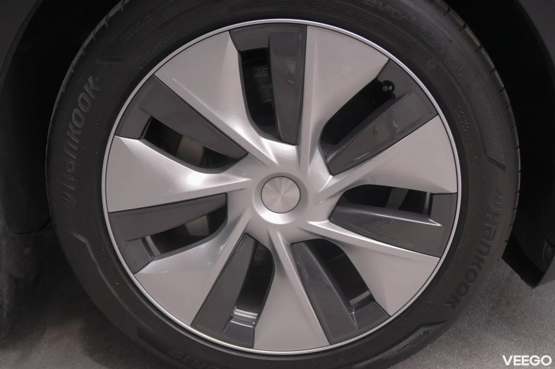 Tesla Model Y Long Range Dual Motor AWD