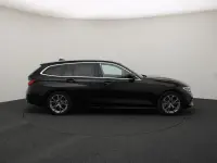 BMW 330 2 135kW thumbnail