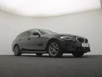 BMW 330 2 135kW thumbnail