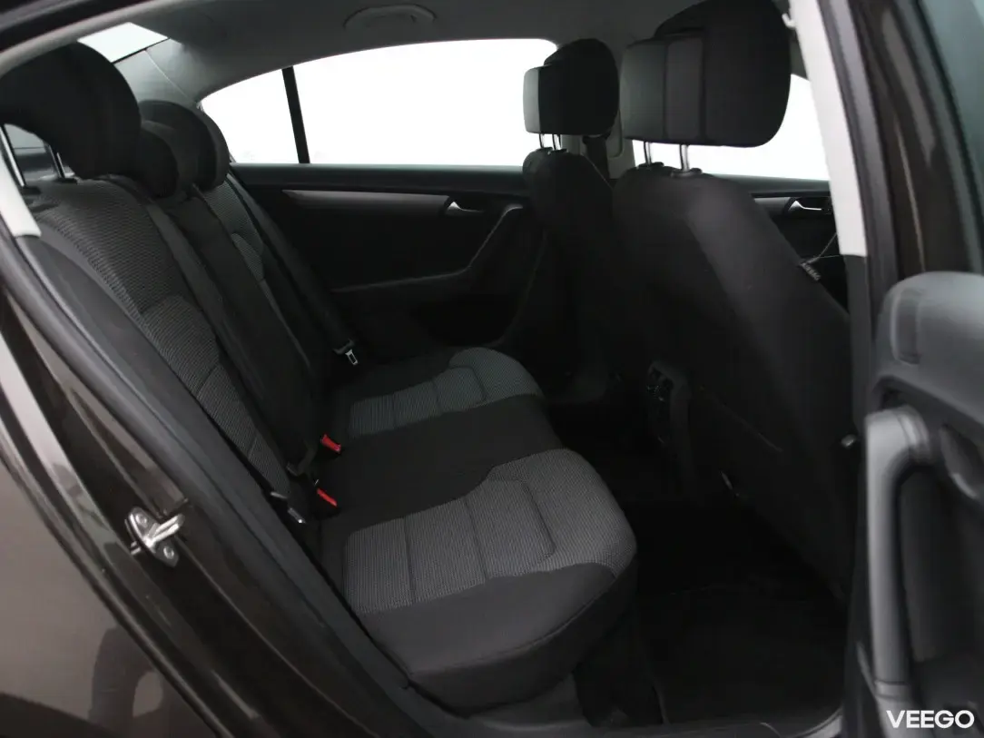 Volkswagen Passat 1.6 77kW