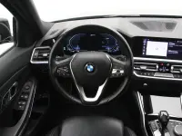 BMW 330 2 135kW thumbnail