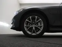 BMW 330 2 135kW thumbnail