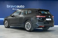 BMW iX - 240kW thumbnail