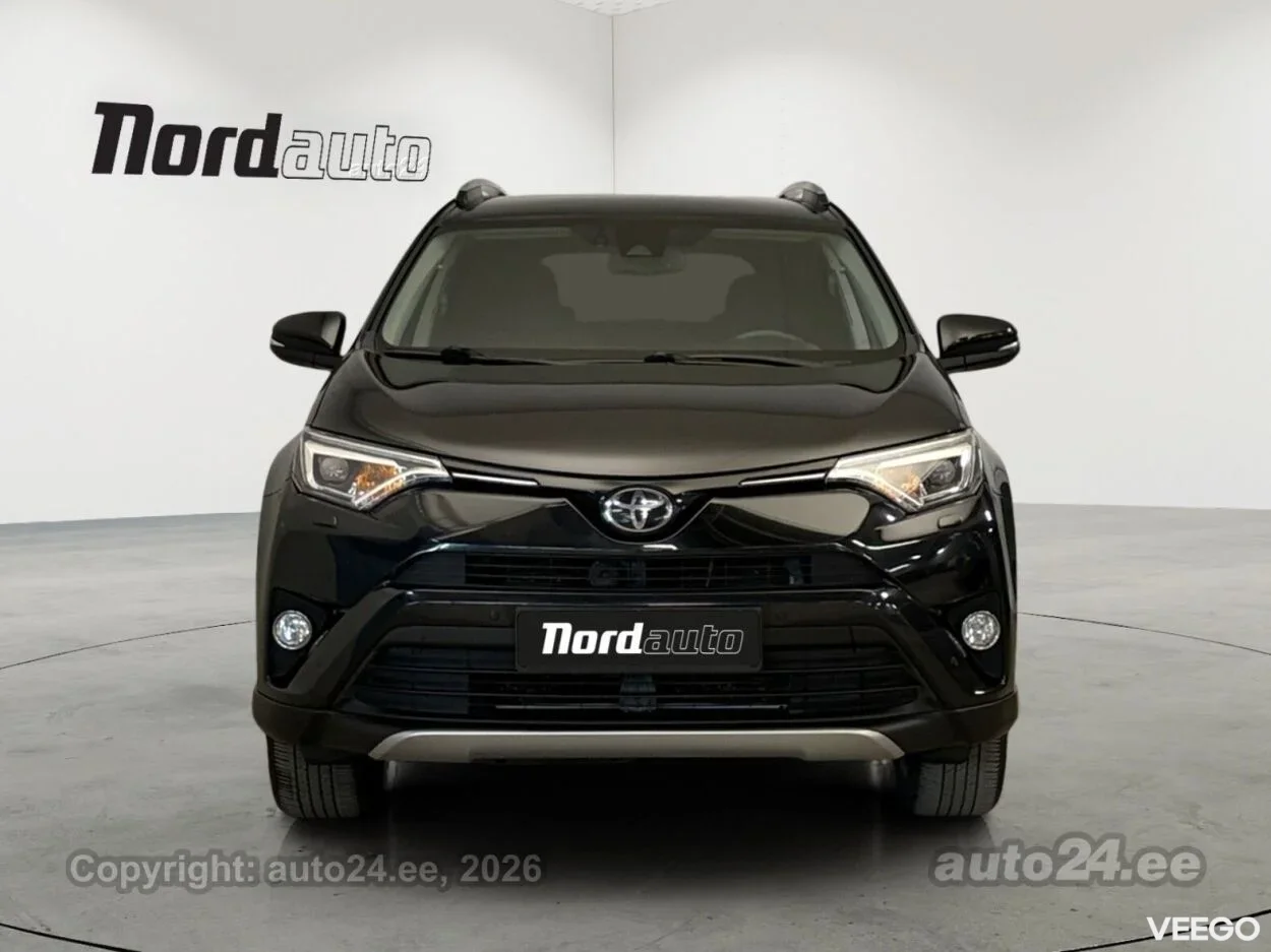 Toyota RAV4 Luxury Plus AWD 2 112kW