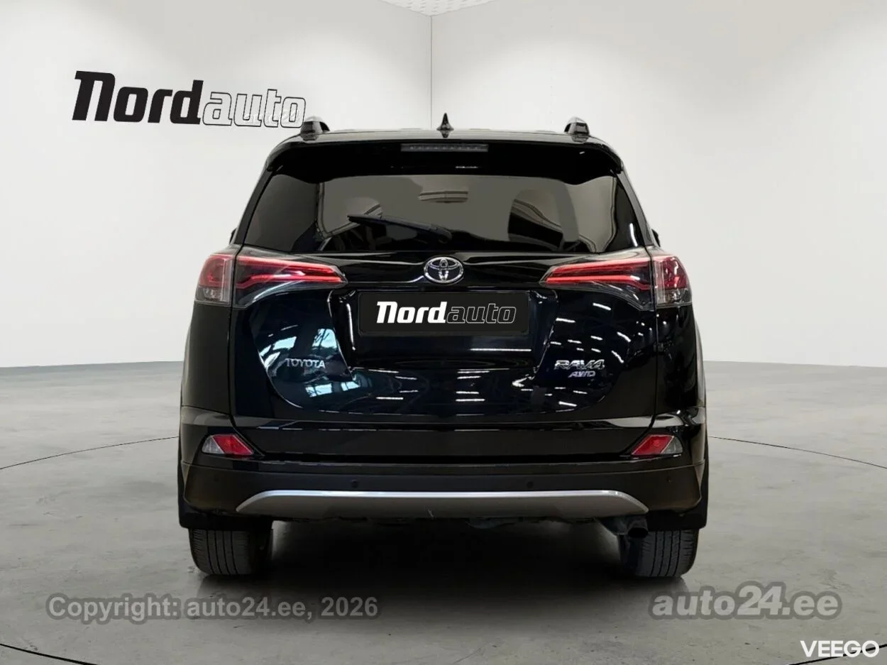 Toyota RAV4 Luxury Plus AWD 2 112kW