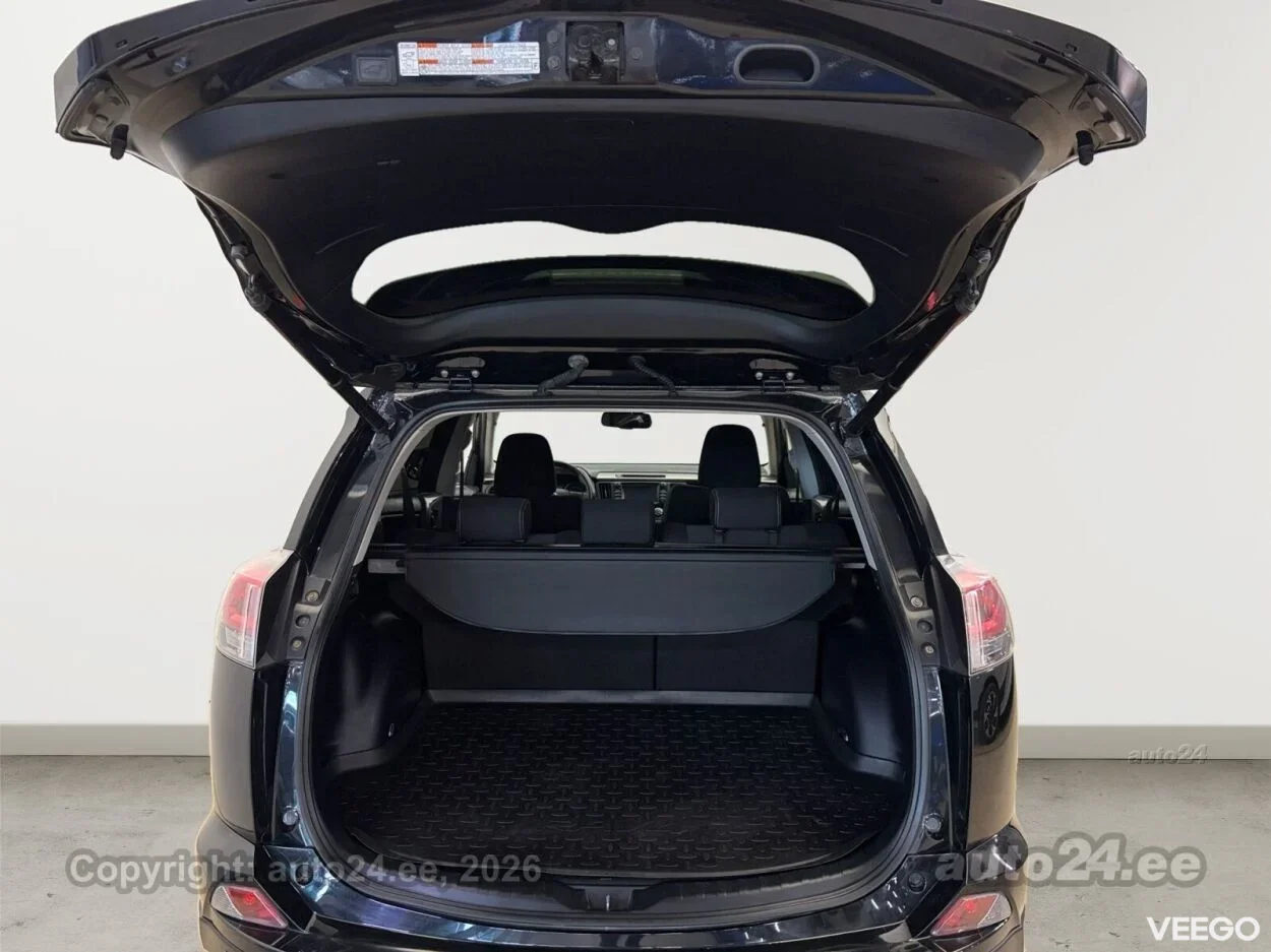 Toyota RAV4 Luxury Plus AWD 2 112kW