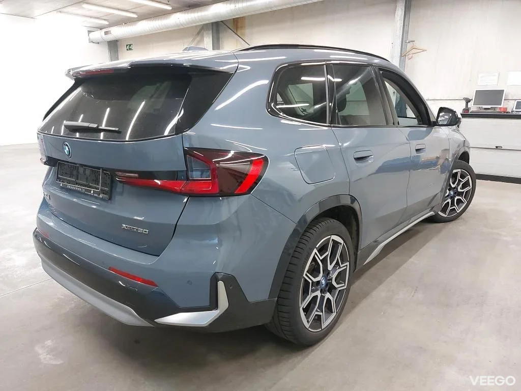 BMW iX1 xDrive30 104kW