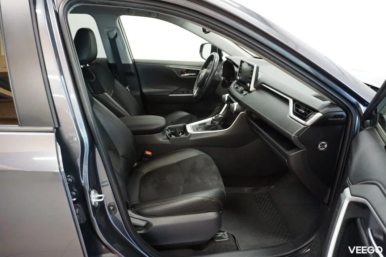 Toyota RAV4 Luxury Plus 2.5 131kW