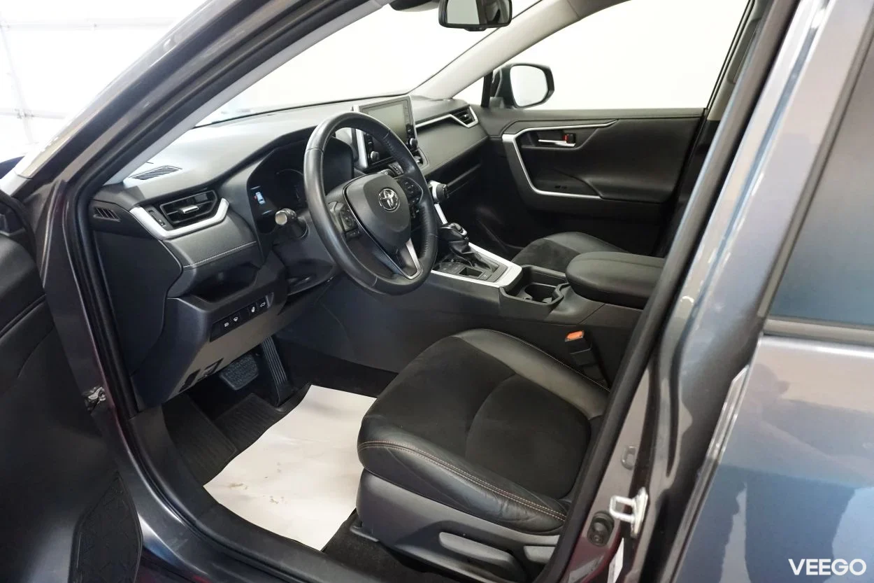 Toyota RAV4 Luxury Plus 2.5 131kW