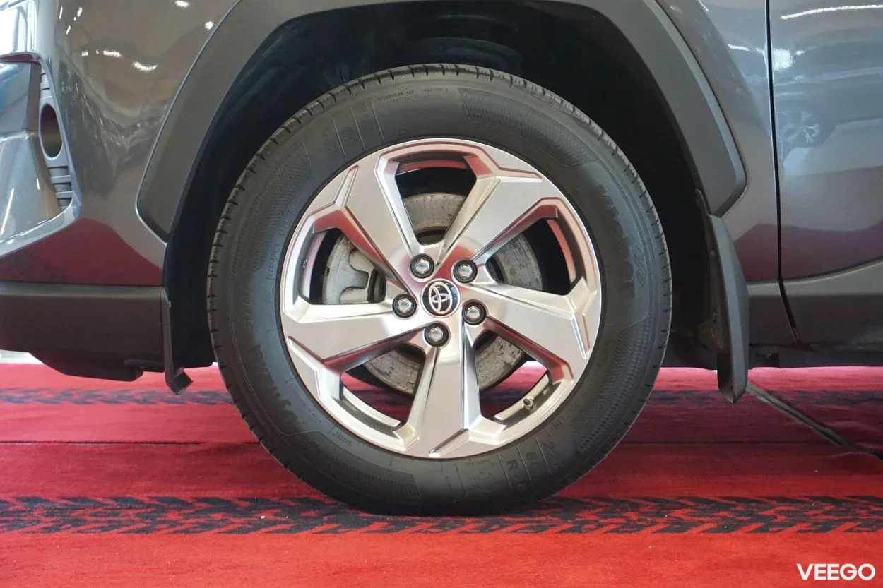 Toyota RAV4 Luxury Plus 2.5 131kW