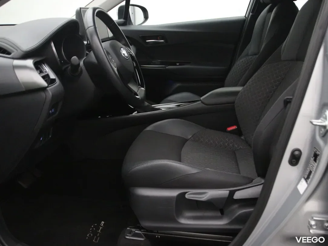 Toyota C-HR 2 135kW