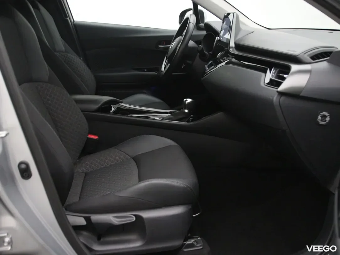Toyota C-HR 2 135kW