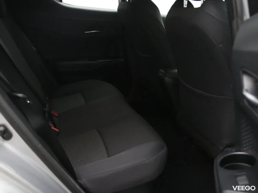 Toyota C-HR 2 135kW