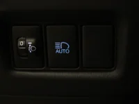 Toyota C-HR 2 135kW thumbnail