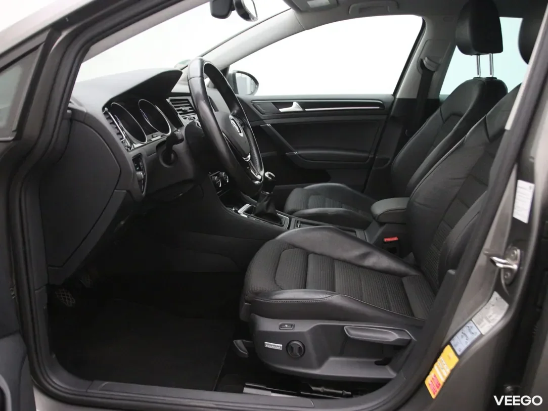 Volkswagen Golf 1.6 81kW