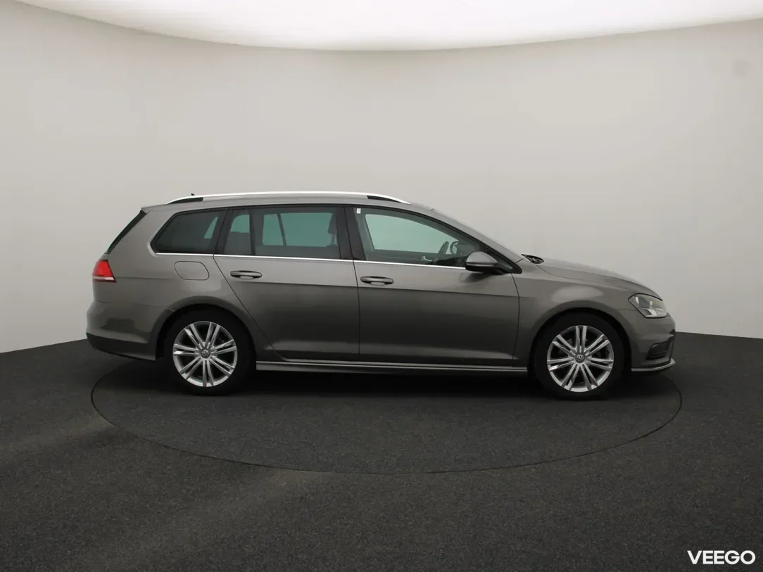 Volkswagen Golf 1.6 81kW