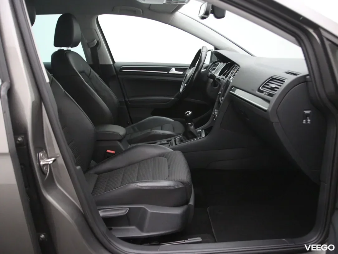 Volkswagen Golf 1.6 81kW
