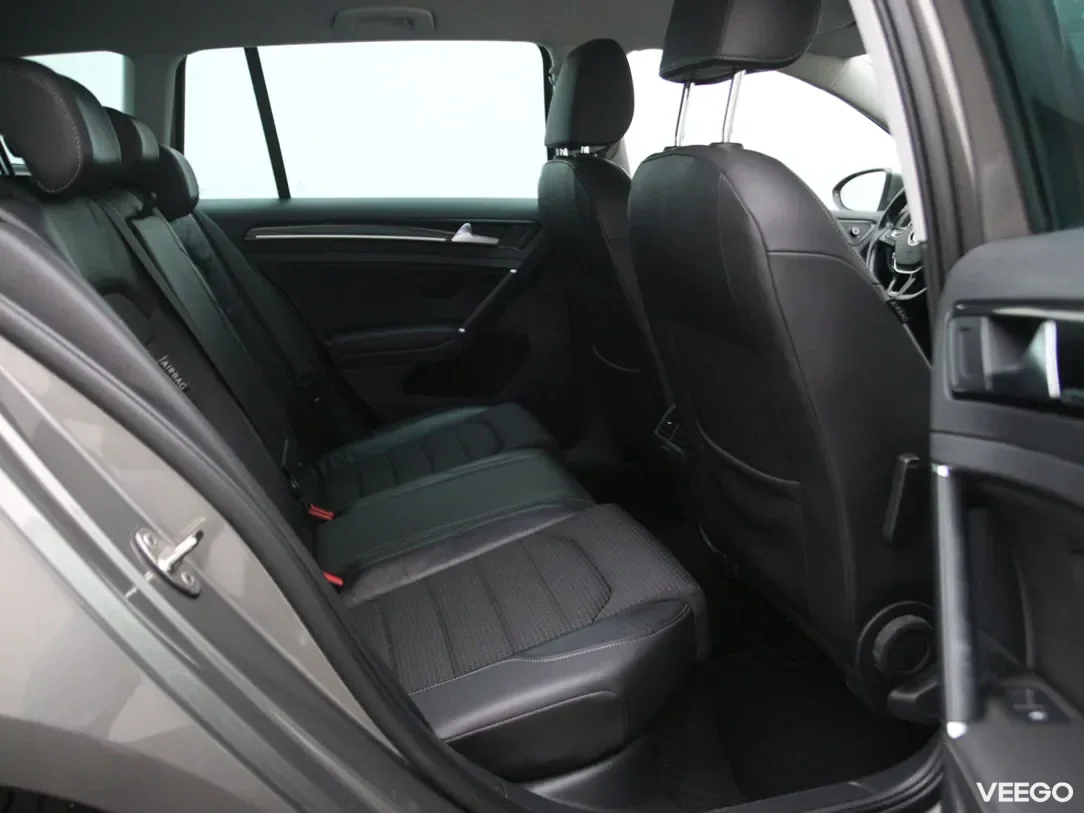 Volkswagen Golf 1.6 81kW