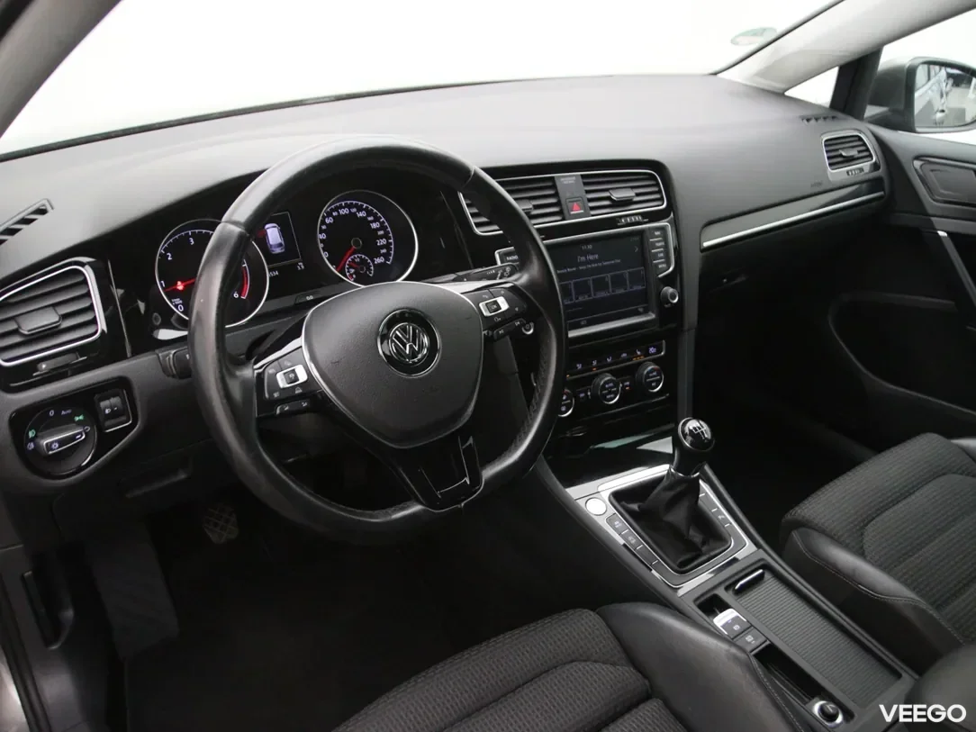 Volkswagen Golf 1.6 81kW