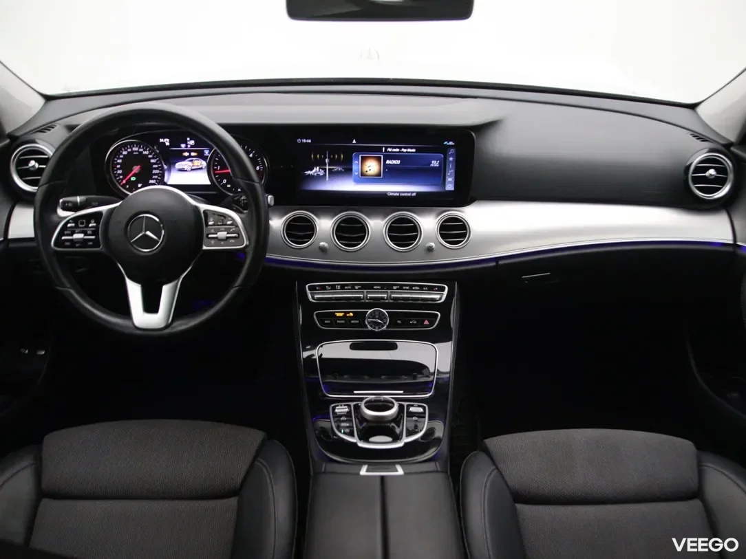 Mercedes-Benz E220 2 143kW