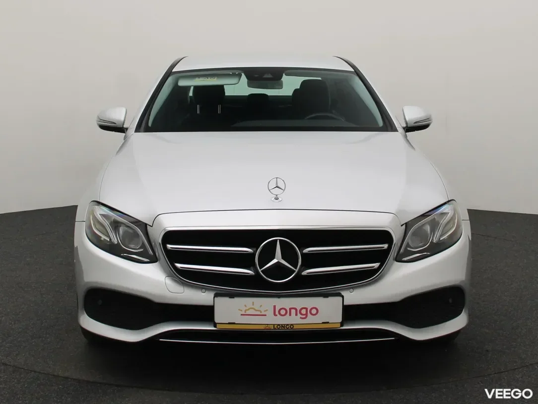Mercedes-Benz E220 2 143kW