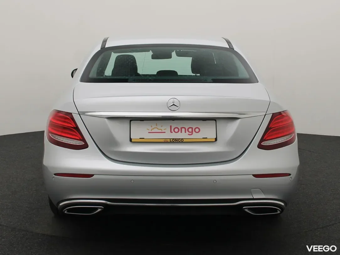 Mercedes-Benz E220 2 143kW