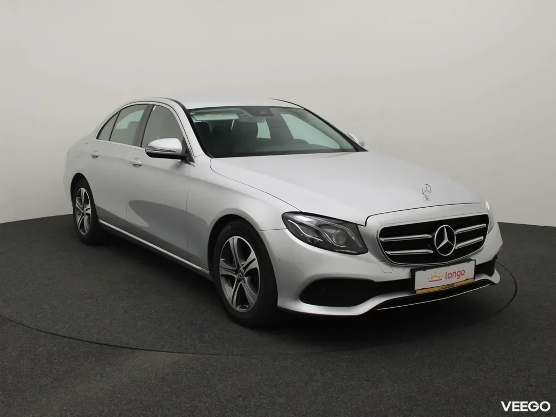 Mercedes-Benz E220 2 143kW