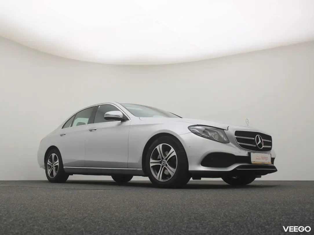 Mercedes-Benz E220 2 143kW