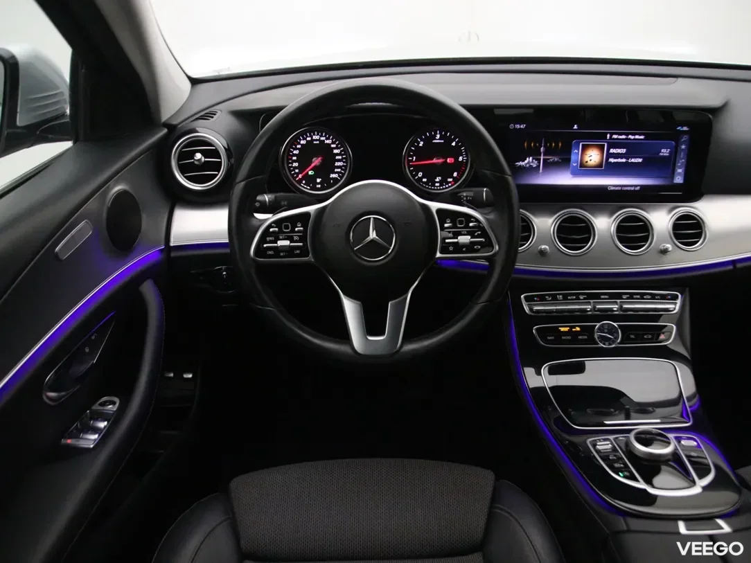 Mercedes-Benz E220 2 143kW
