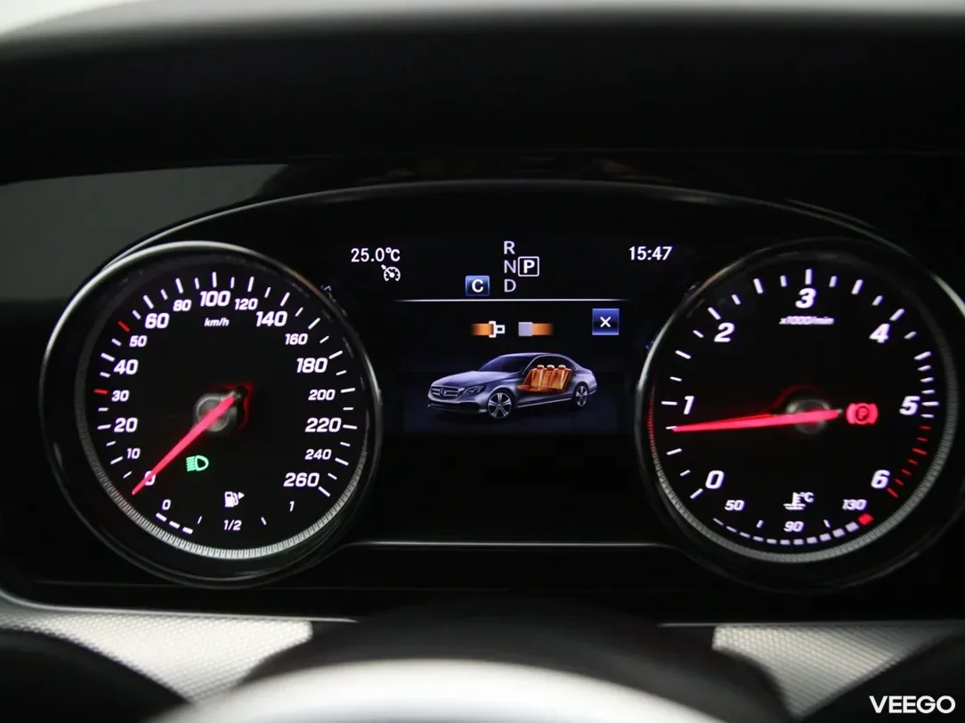 Mercedes-Benz E220 2 143kW
