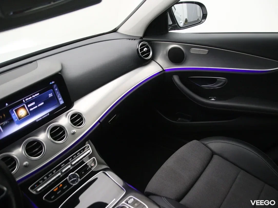 Mercedes-Benz E220 2 143kW
