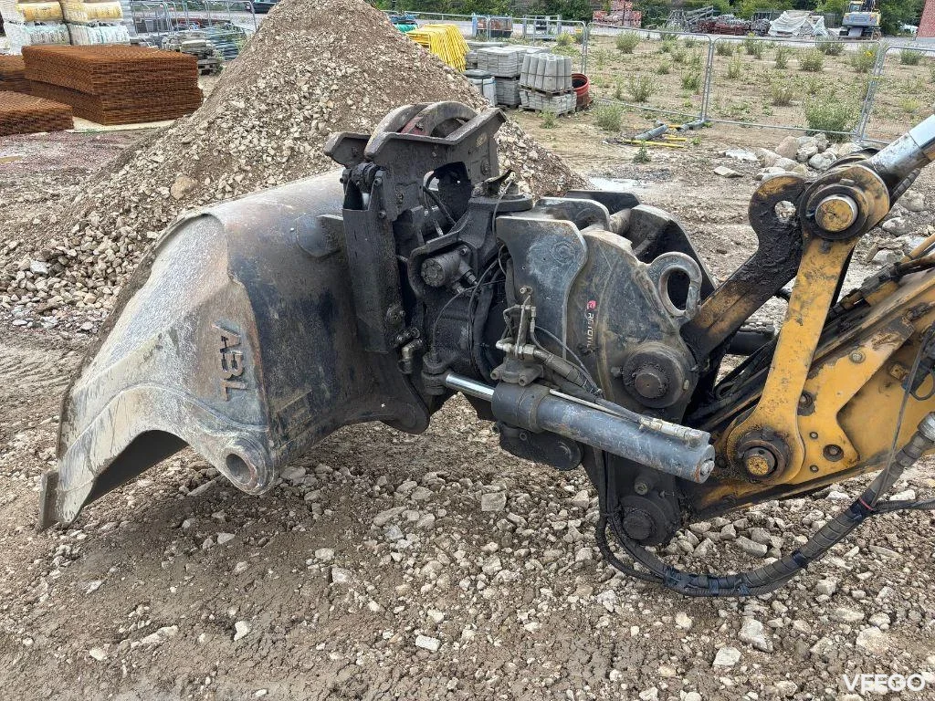 Caterpillar 323 122kW