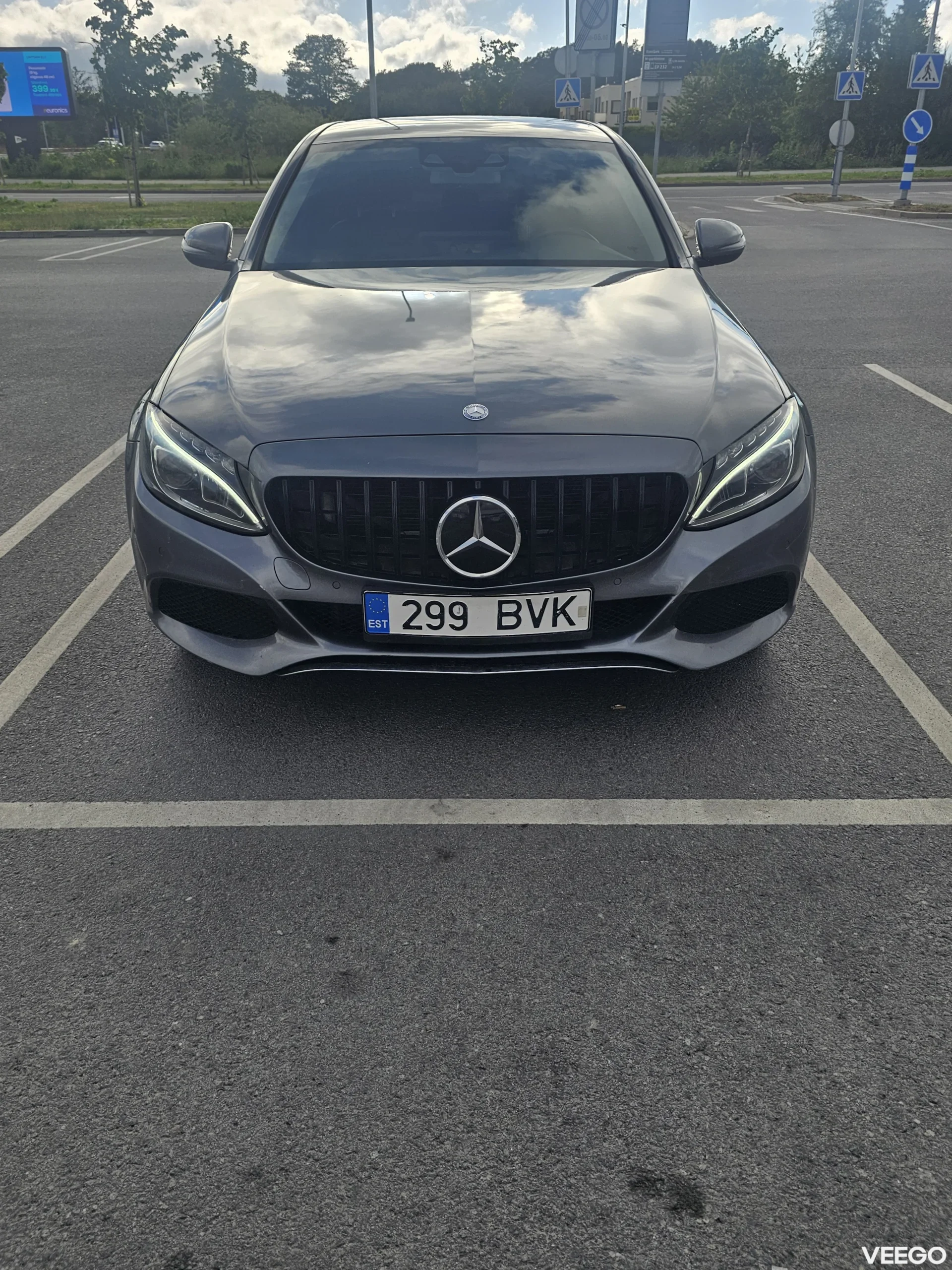 Mercedes-Benz C200 W205 2.0 135kW