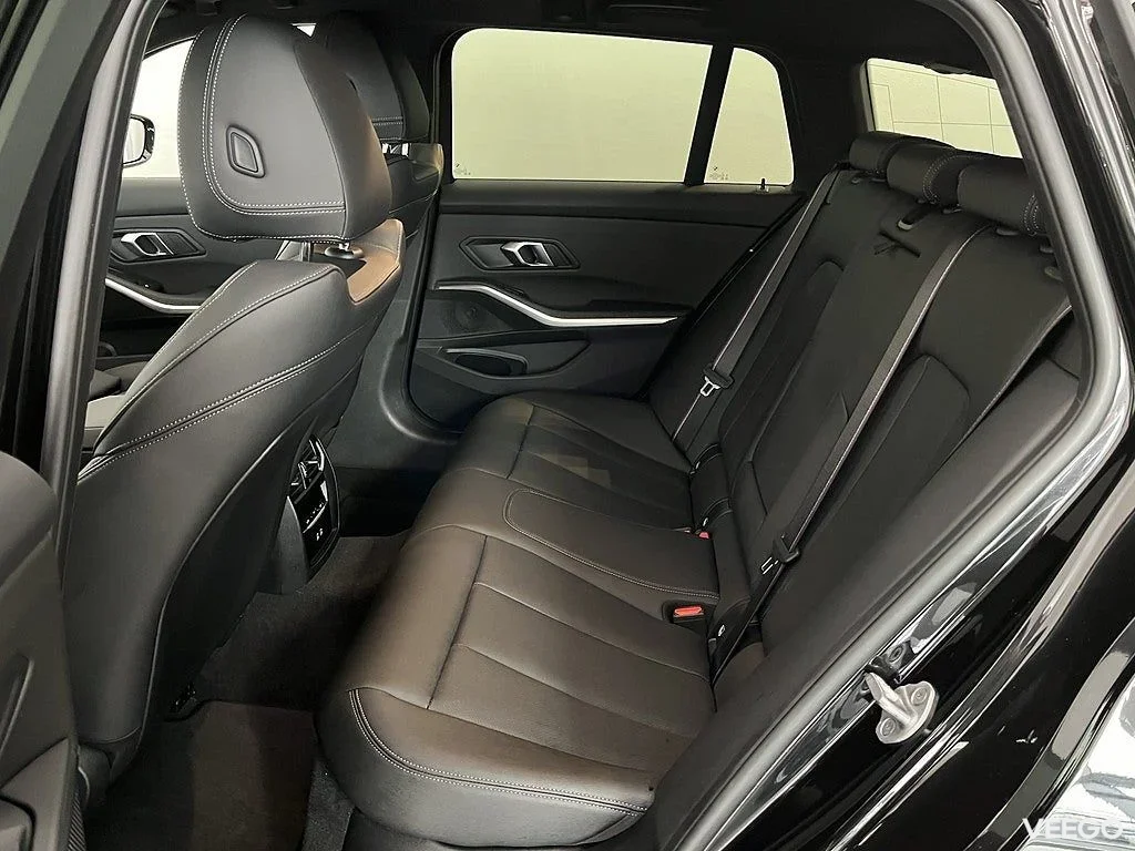 BMW 320 d xDrive Touring 4,95 ränta M Sport Pro Drag  Rattvärme