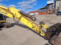New Holland E135SR
