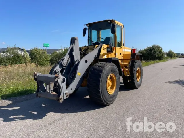 Image of Volvo L90D
