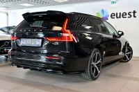 Volvo V60 AWD T6 H&K HUD DARK PLUS XENIUM INTELLI SAFE PRO 2 293kW thumbnail