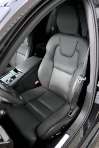 Volvo V60 AWD T6 H&K HUD DARK PLUS XENIUM INTELLI SAFE PRO 2 293kW thumbnail