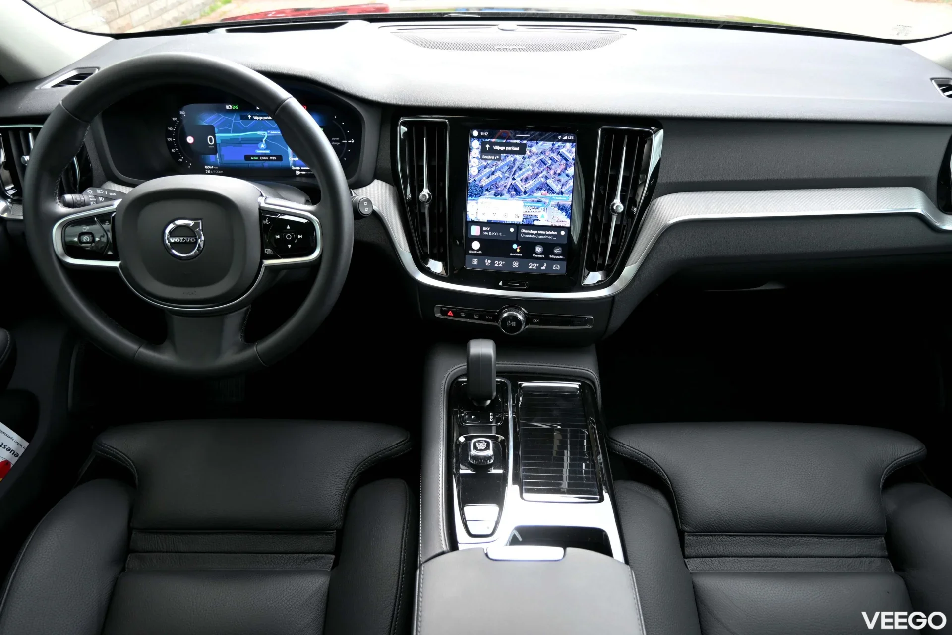 Volvo V60 AWD T6 H&K HUD DARK PLUS XENIUM INTELLI SAFE PRO 2 293kW
